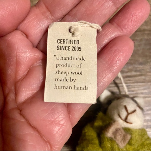 Gry & Sif Wool Bunny Bowtie & Flower Grey Sheep with Green Jacket Egg Fair Trade - Picture 7 of 11